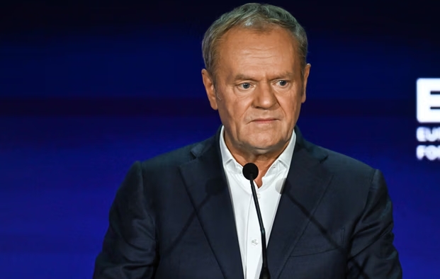 Donald Tusk ma stanąć na czele “nowej formacji”. Europoseł ujawnia szczegóły